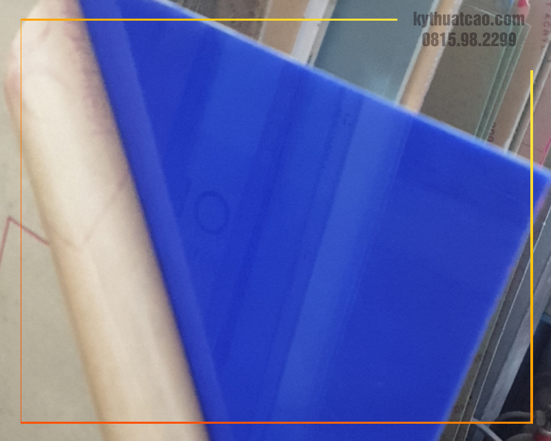 Tấm nhựa mica giá bao nhiêu