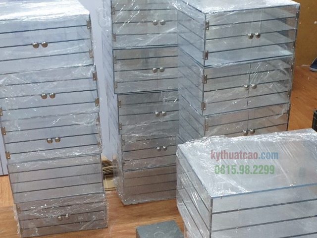 Làm hộp mica theo yêu cầu