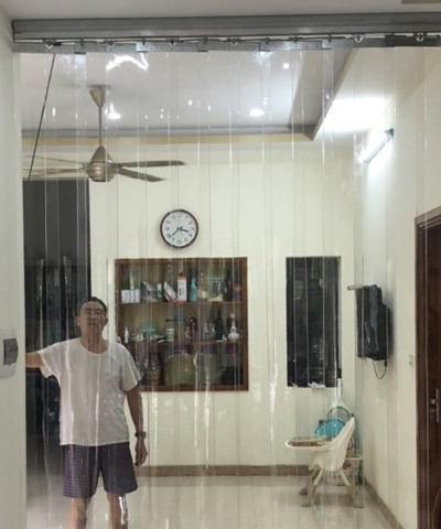 Cuộn màng rèm pvc trong mềm thi công