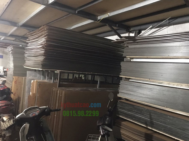 Gia công mica theo yêu cầu