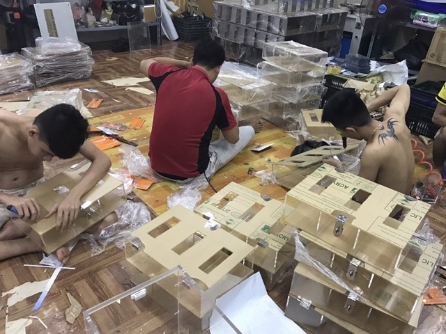 Gia công mica theo yêu cầu xưởng sản xuất