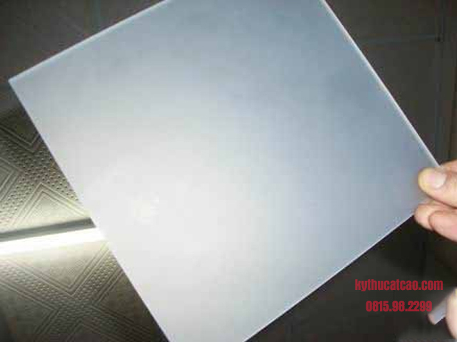 Nhựa PC tản sáng