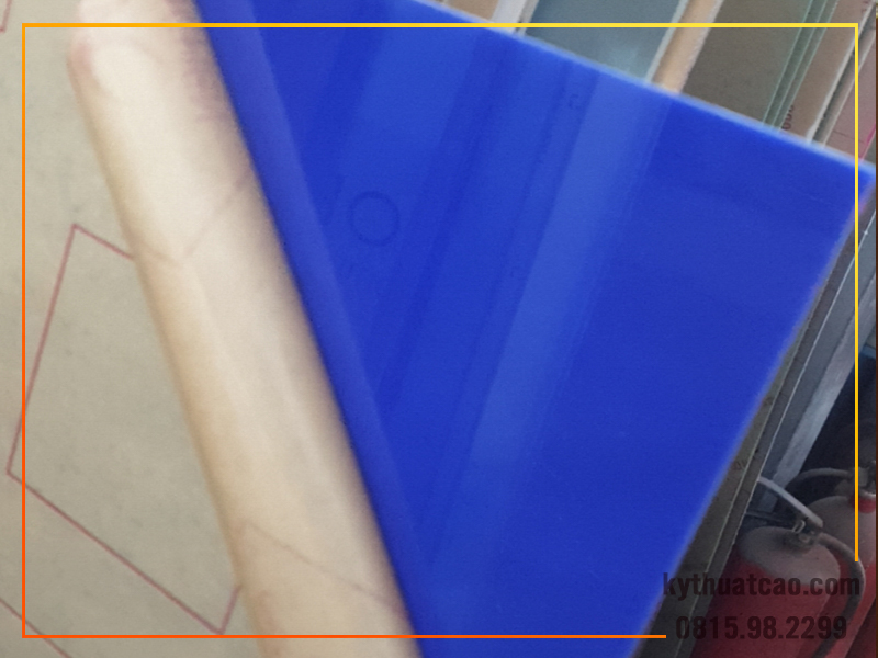Tấm nhựa mica Acrylic màu xanh